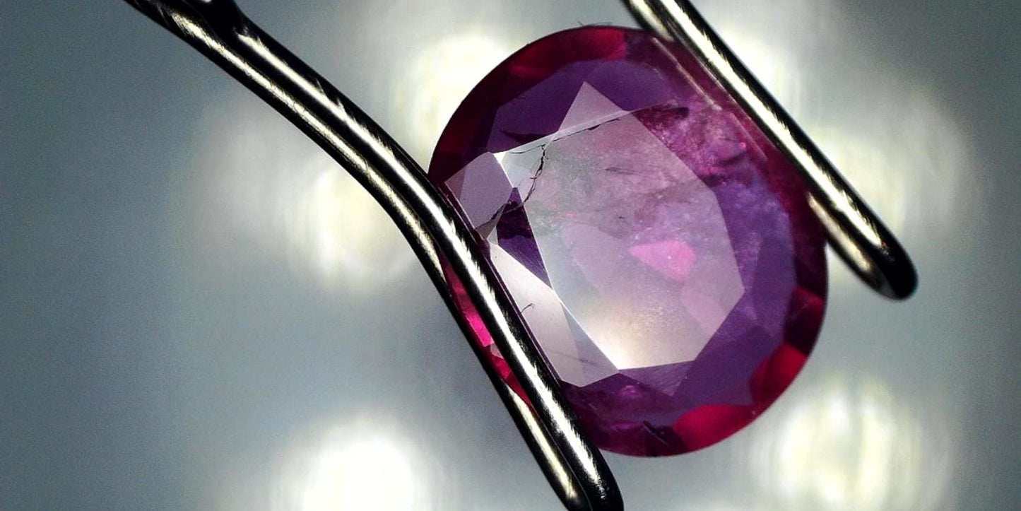 Captivating 1.02ct Oval Transparent Heated Natural Red Ruby: GIA Report #5202534747