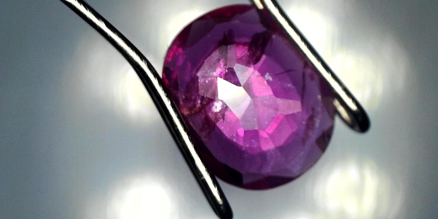 Captivating 1.02ct Oval Transparent Heated Natural Red Ruby: GIA Report #5202534747