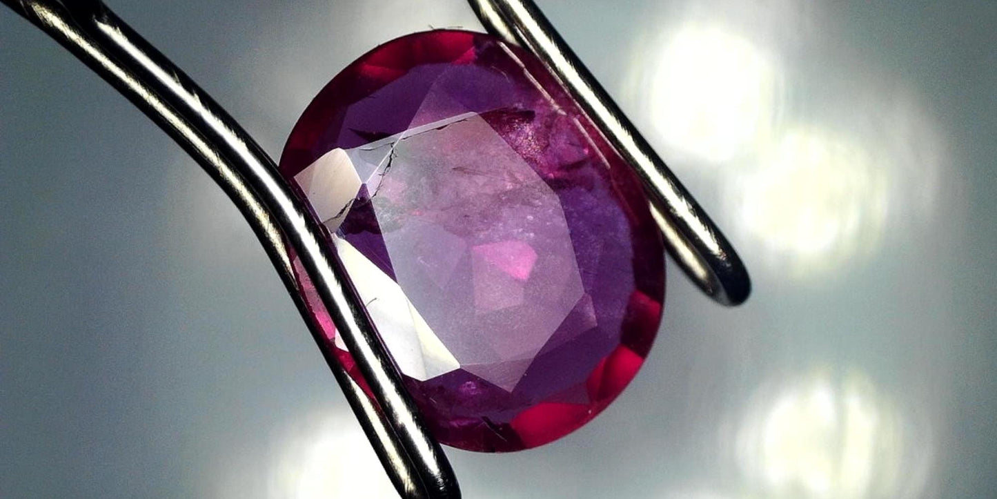 Captivating 1.02ct Oval Transparent Heated Natural Red Ruby: GIA Report #5202534747