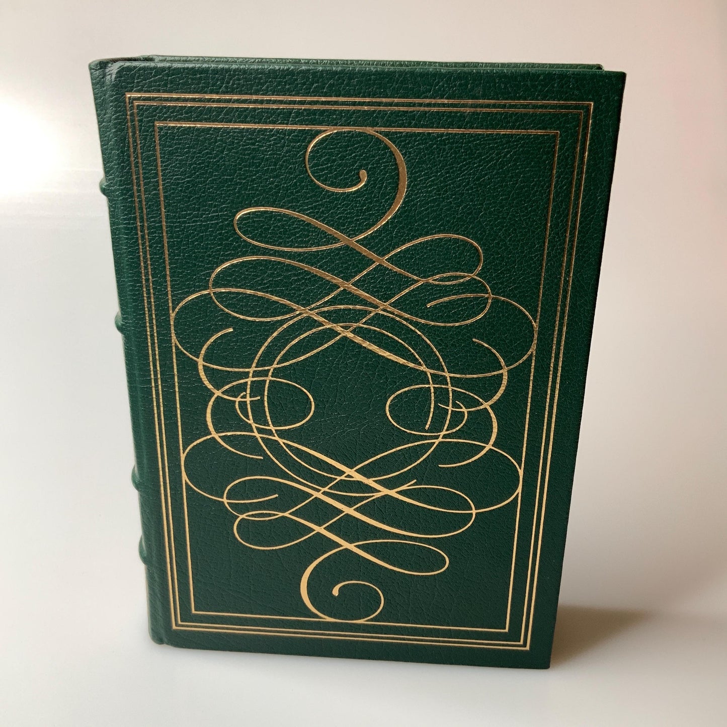 Franklin Mint Library:Moll Flanders by Daniel Defoe Limited Edition Genuine Leather MINT condition, 100 Greatest Books