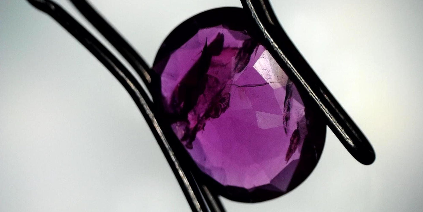 Captivating 1.02ct Oval Transparent Heated Natural Red Ruby: GIA Report #5202534747