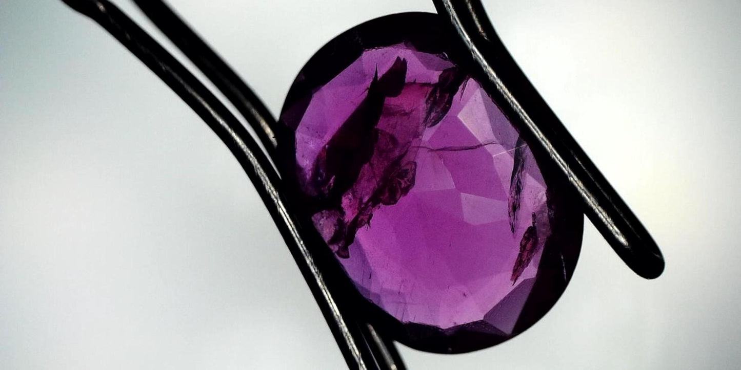 Captivating 1.02ct Oval Transparent Heated Natural Red Ruby: GIA Report #5202534747