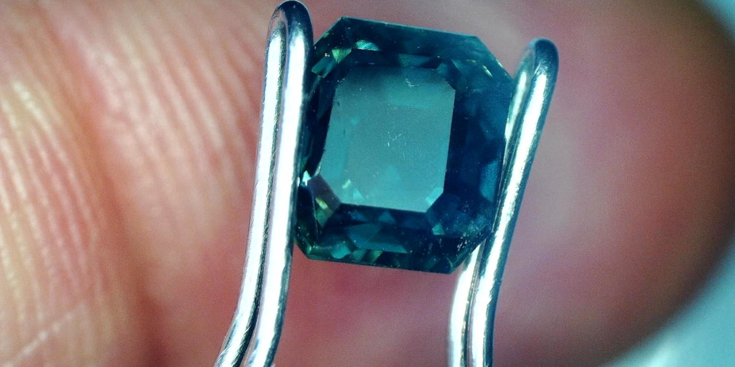 Exquisite GIA-Certified 1.45ct Octagonal Heated Greenish-Blue Natural Sapphire: GIA Report #6207533254