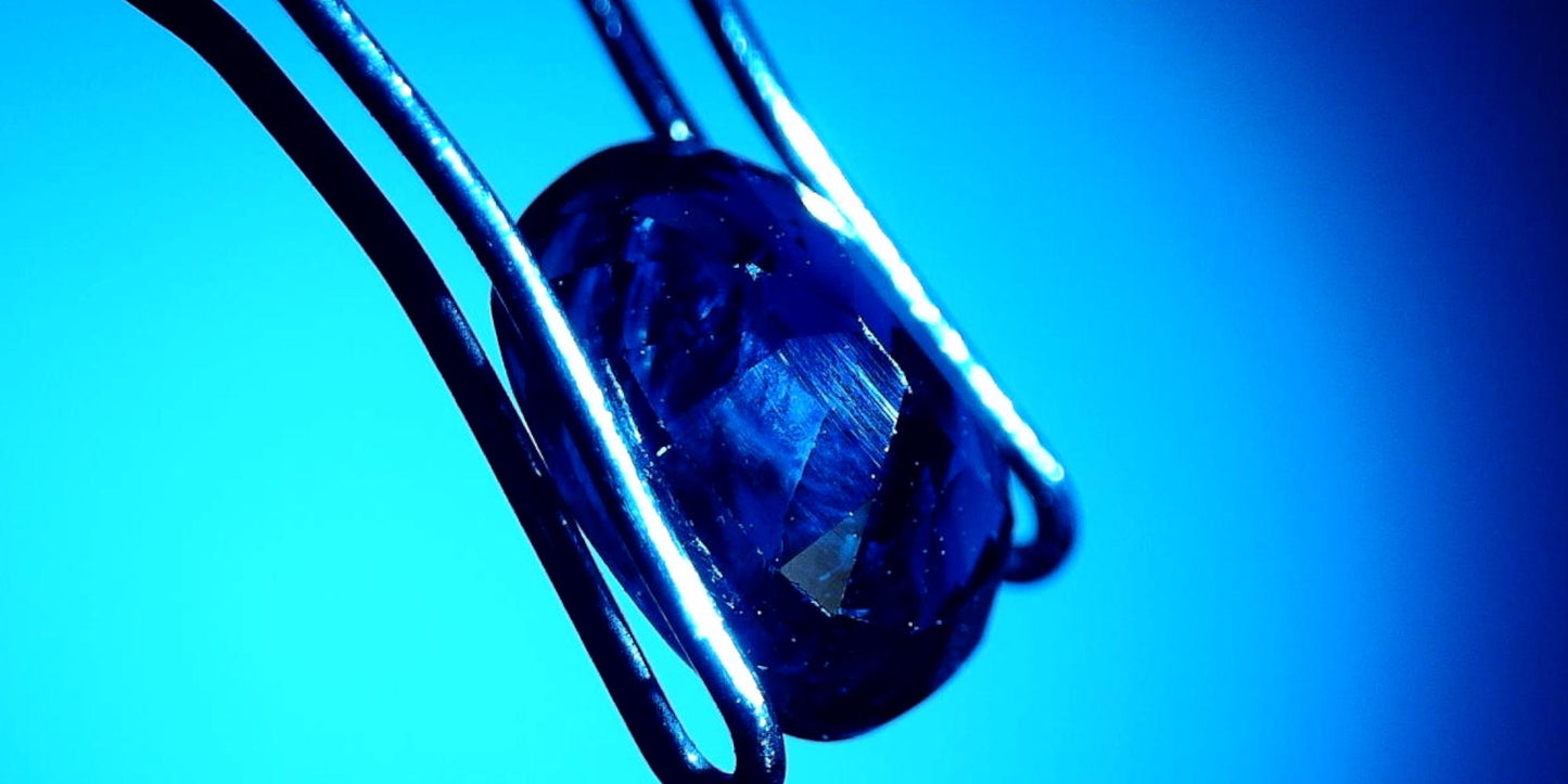 Exquisite GIA-Certified 1.69ct Cushion Heated Transparent Blue Natural Sapphire: GIA Report #6204533226