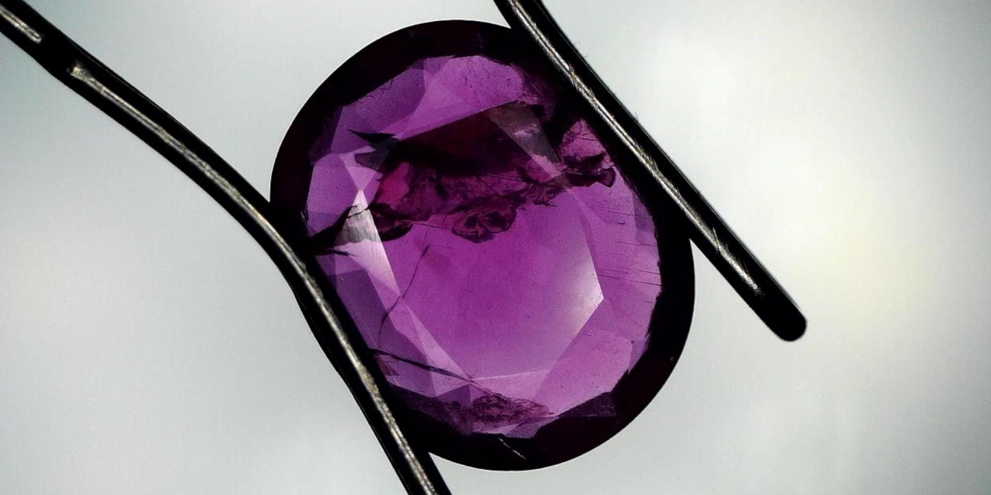 Captivating 1.02ct Oval Transparent Heated Natural Red Ruby: GIA Report #5202534747