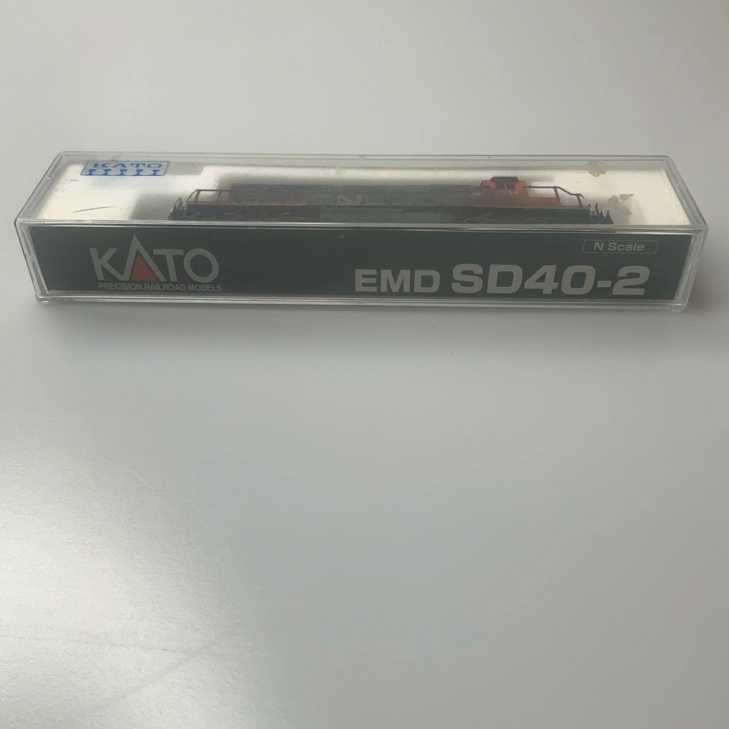 Used N scale Kato Canadian National 176-4702 SD40-2 Early Production CN#5934 Diesel Locomotive DCC fitted