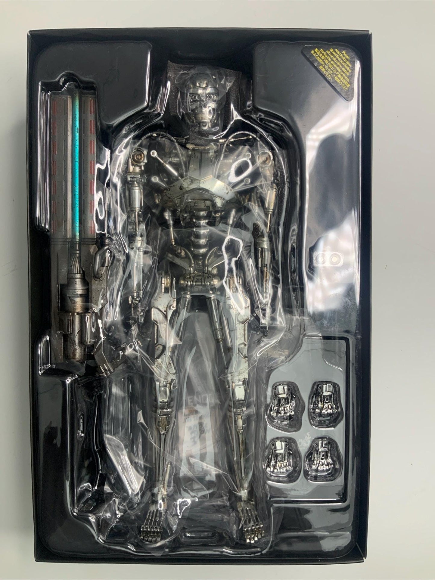 Hot toys Terminator Genisys Endoskeleton MMS352 1/6th Scale New In Box