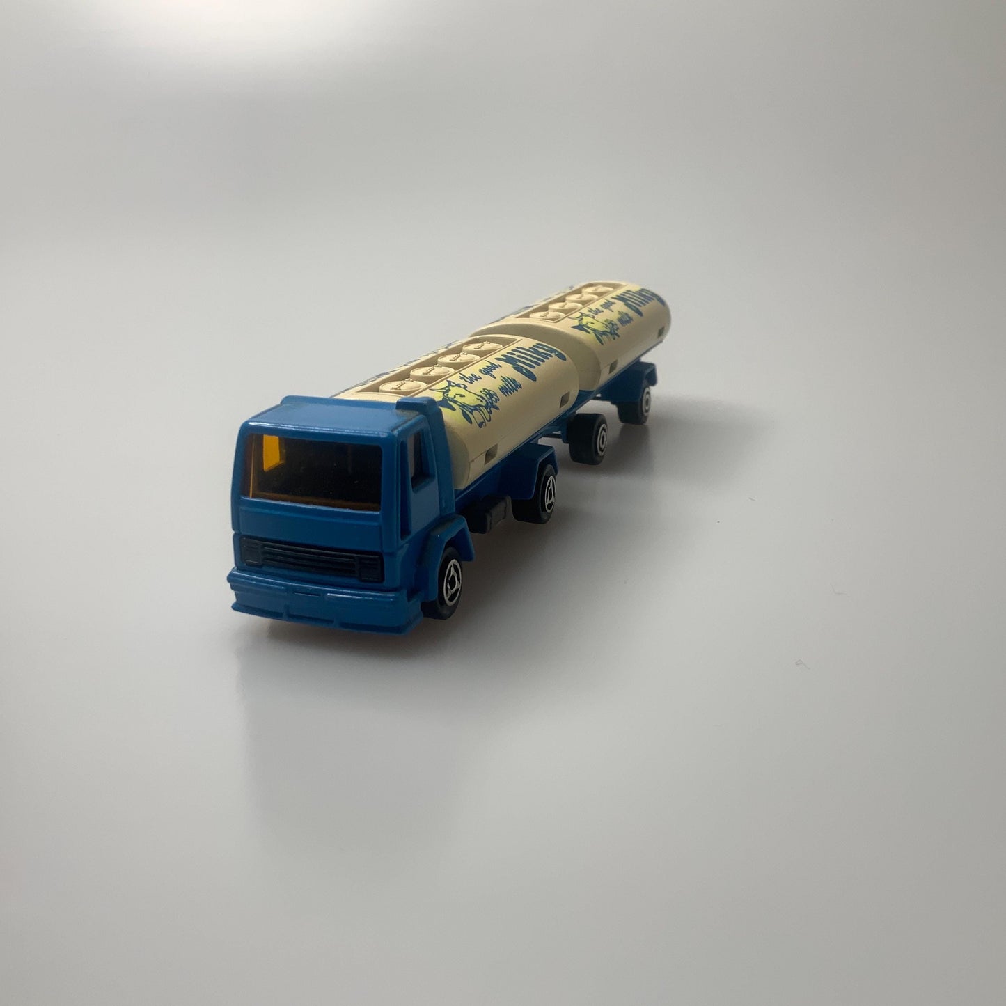 Majorette Milk MAJORETTE Ford Truck 1/100 scale No.241-245 Made in France Free Ship Canada and US