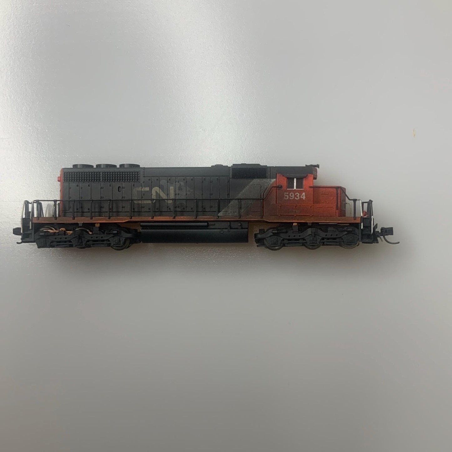 Used N scale Kato Canadian National 176-4702 SD40-2 Early Production CN#5934 Diesel Locomotive DCC fitted