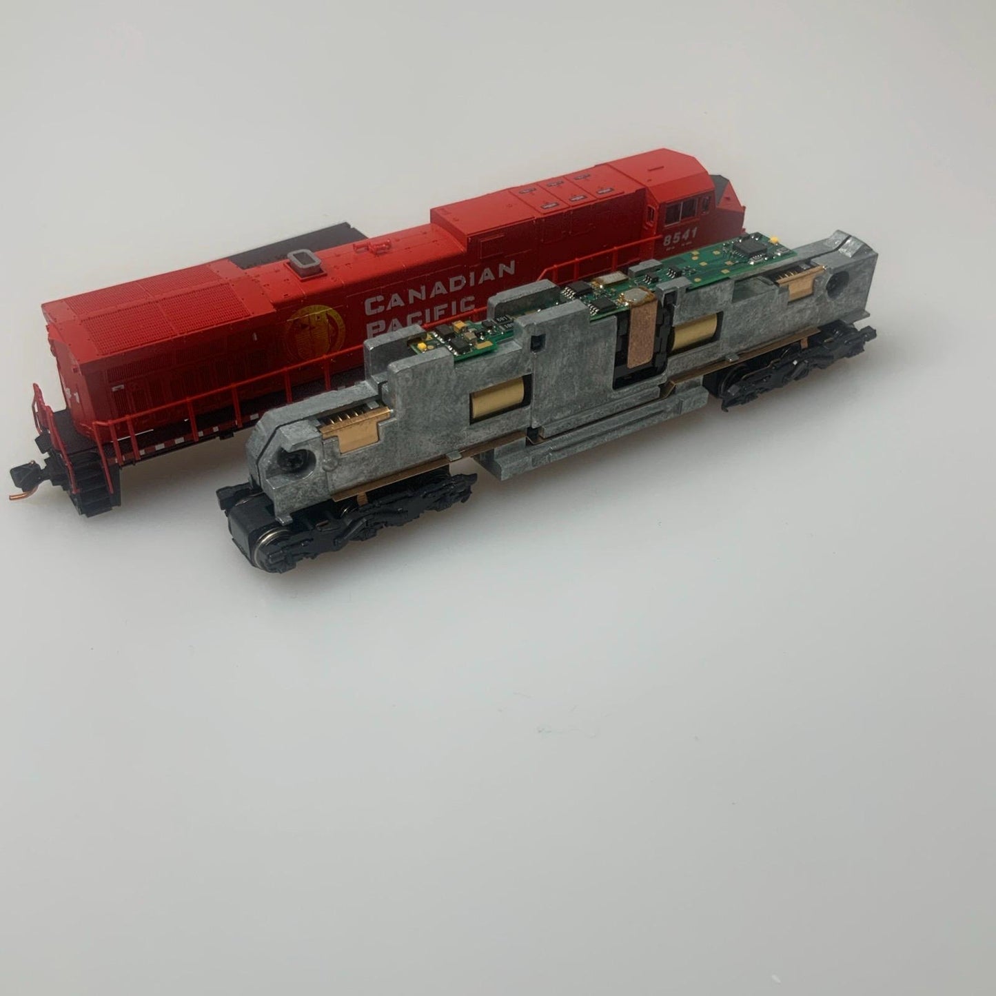 Used N scale Kato 176-7216 AC4400CW Canadian Pacific Golden Beaver #8541 DCC ready, needs decoder