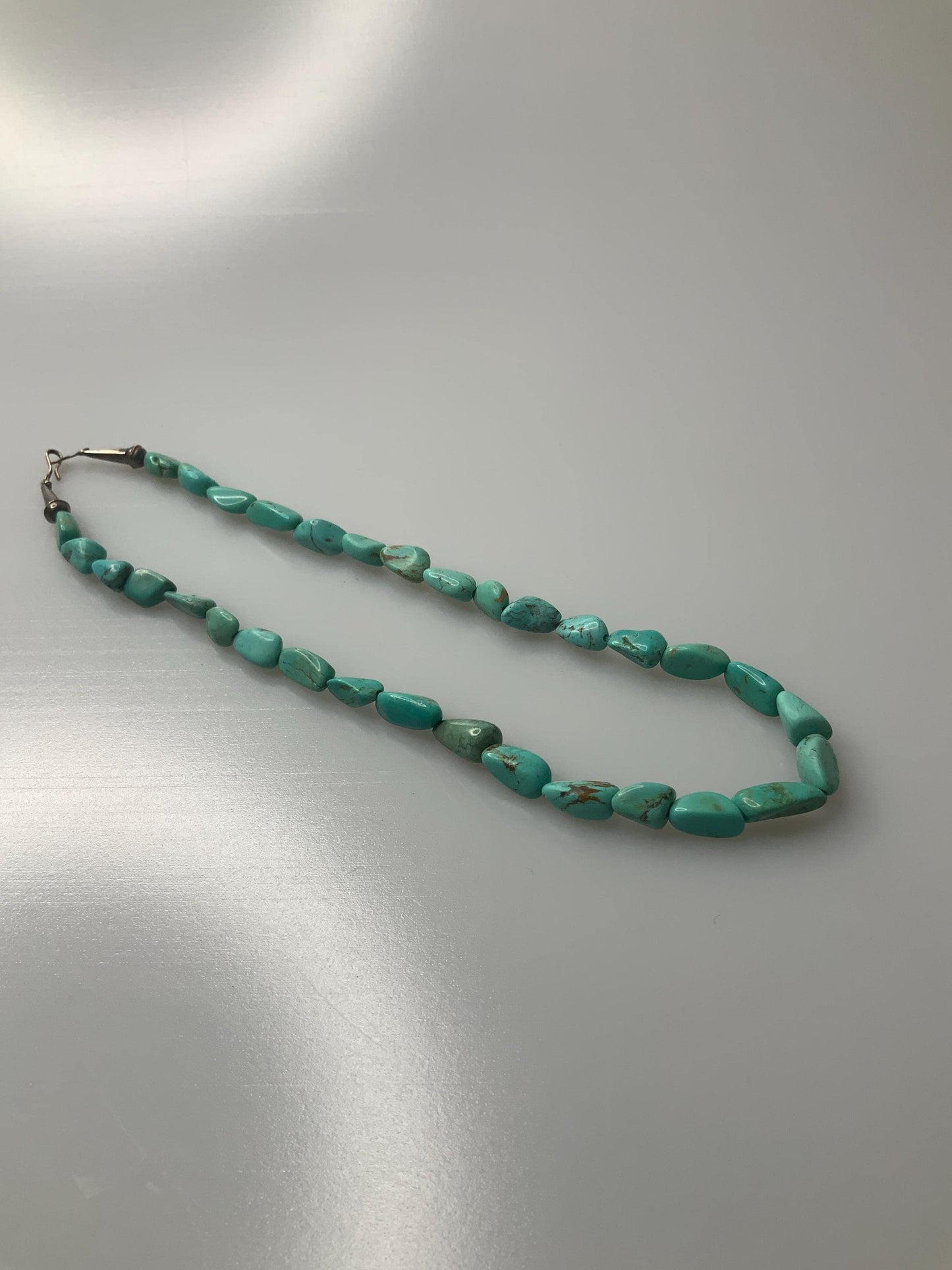 Turqoise necklace approximately 26cm long closed loop