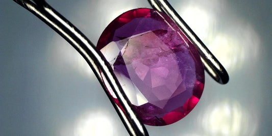 Captivating 1.02ct Oval Transparent Heated Natural Red Ruby: GIA Report #5202534747